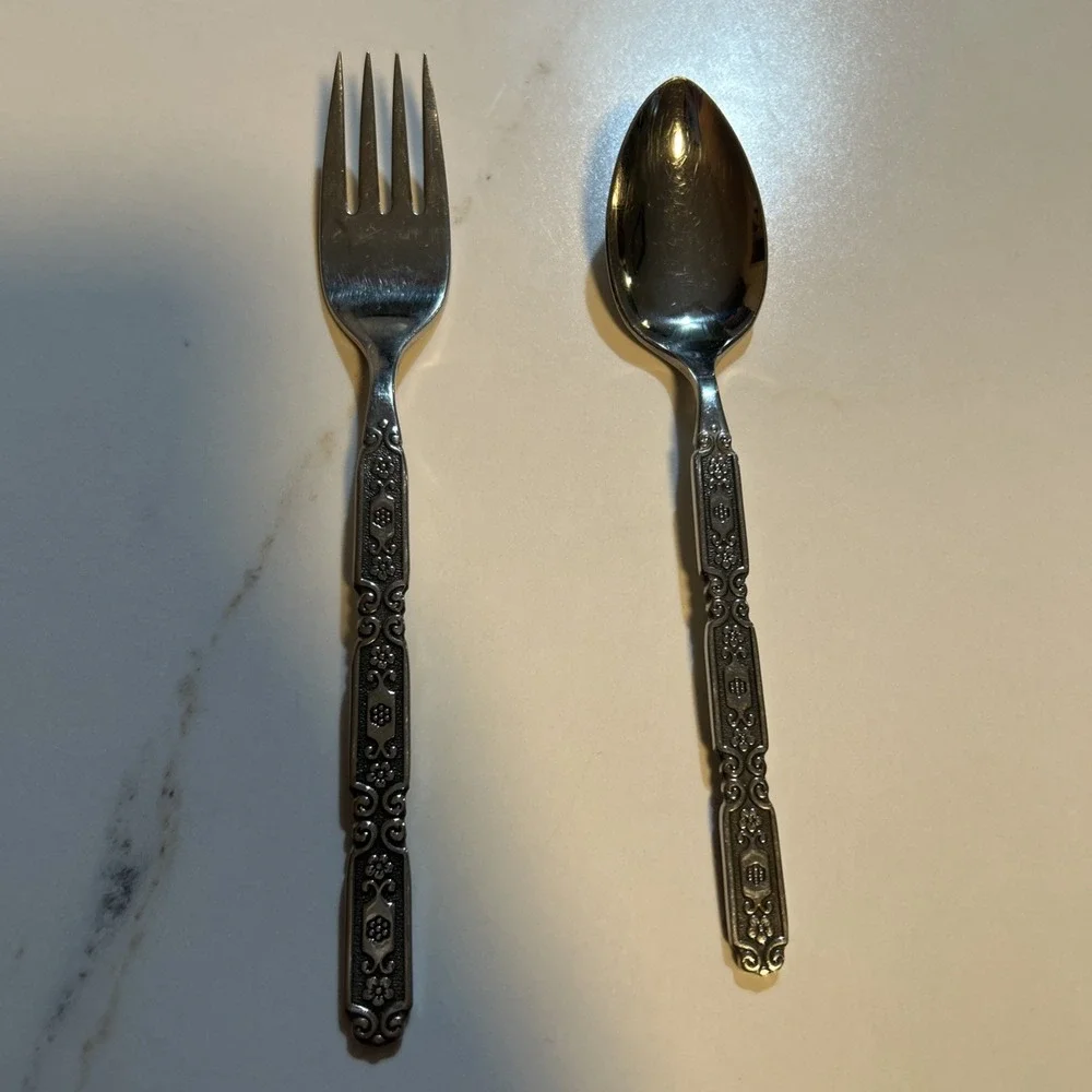Oneida Coronation Black Accent Stainless Flatware Teaspoon‎ And Fork